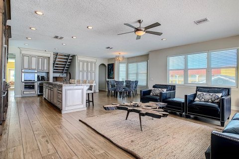 House in New Smyrna Beach, Florida 6 bedrooms, 385.54 sq.m. № 1211301 - photo 6