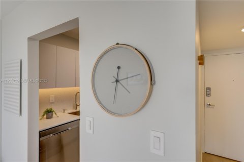 Condominio en venta en North Miami, Florida, 1 dormitorio, 74.88 m2 № 1993866 - foto 9