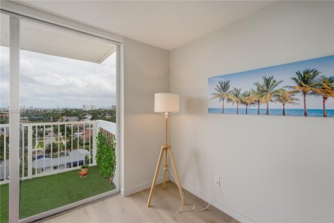Condominio en venta en North Miami, Florida, 1 dormitorio, 74.88 m2 № 1993866 - foto 2