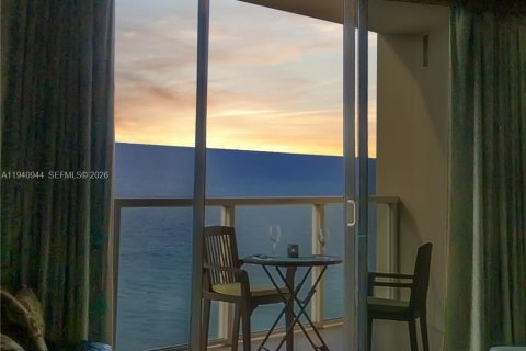 Copropriété à louer à Sunny Isles Beach, Floride: 1 chambre, 93.37 m2 № 1998063 - photo 13