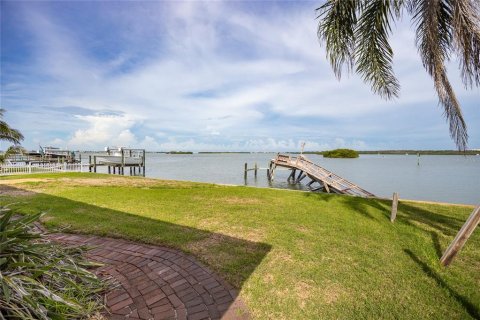 Casa en venta en Saint Petersburg, Florida, 3 dormitorios, 216.37 m2 № 1793815 - foto 25