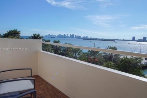 Copropriété à vendre à North Bay Village, Floride: 1 chambre, 68.56 m2 № 1937828 - photo 1