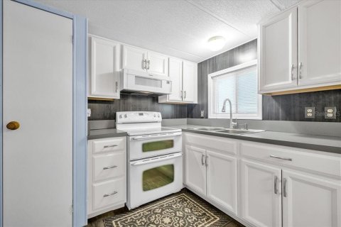 House in Arcadia, Florida 2 bedrooms, 86.86 sq.m. № 2211473 - photo 9