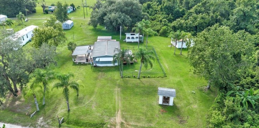 House in Arcadia, Florida 2 bedrooms, 86.86 sq.m. № 2211473