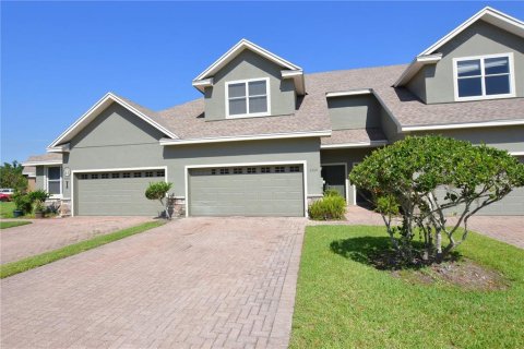 Adosado en Lakeland, Florida 4 dormitorios, 180.69 m2 № 2156236