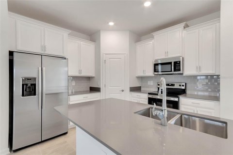 Casa en alquiler en Kissimmee, Florida, 4 dormitorios, 189.89 m2 № 1910430 - foto 7