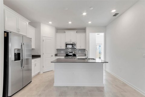 Casa en alquiler en Kissimmee, Florida, 4 dormitorios, 189.89 m2 № 1910430 - foto 6