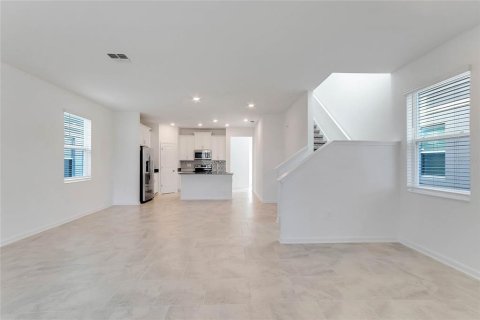 Casa en alquiler en Kissimmee, Florida, 4 dormitorios, 189.89 m2 № 1910430 - foto 4