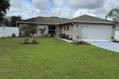 Villa ou maison à Poinciana, Floride 3 chambres, 107.77 m2 № 2358876
