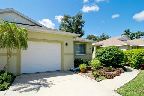 House in Palmetto, Florida 2 bedrooms, 115.48 sq.m. № 2310733 - photo 2