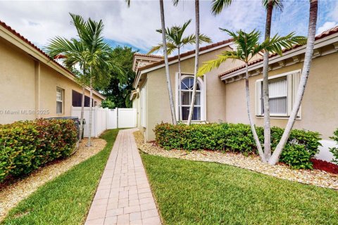 Casa en venta en Homestead, Florida, 3 dormitorios, 134.71 m2 № 1965826 - foto 3