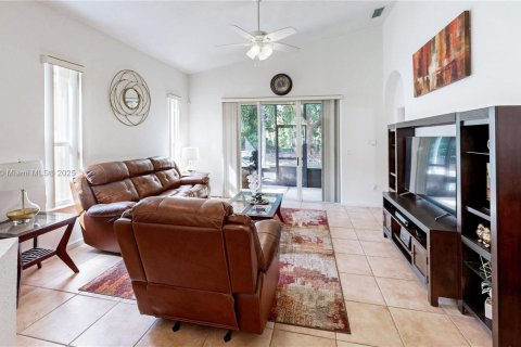 Casa en venta en Homestead, Florida, 3 dormitorios, 134.71 m2 № 1965826 - foto 7