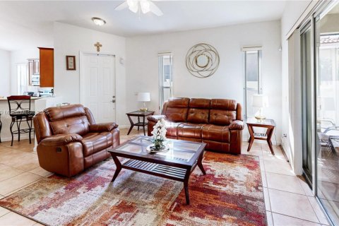 Casa en venta en Homestead, Florida, 3 dormitorios, 134.71 m2 № 1965826 - foto 9