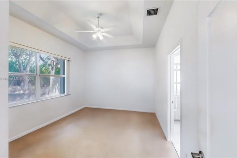 Casa en venta en Homestead, Florida, 3 dormitorios, 134.71 m2 № 1965826 - foto 18