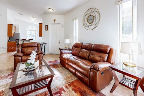 Casa en venta en Homestead, Florida, 3 dormitorios, 134.71 m2 № 1965826 - foto 8