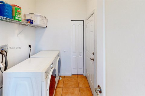 Casa en venta en Homestead, Florida, 3 dormitorios, 134.71 m2 № 1965826 - foto 27