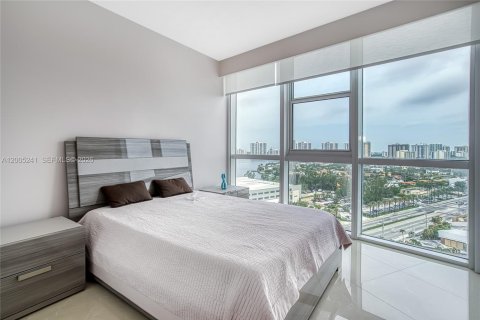 Condominio en venta en Sunny Isles Beach, Florida, 2 dormitorios, 153.2 m2 № 2170593 - foto 23