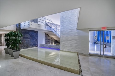 Condominio en venta en Sunny Isles Beach, Florida, 2 dormitorios, 153.2 m2 № 2170593 - foto 29