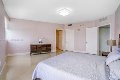 Condominio en venta en Sunny Isles Beach, Florida, 2 dormitorios, 153.2 m2 № 2170593 - foto 19