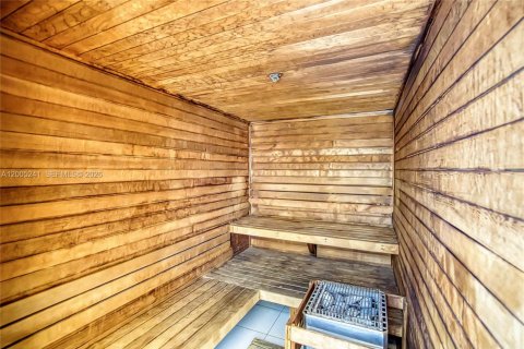 Condominio en venta en Sunny Isles Beach, Florida, 2 dormitorios, 153.2 m2 № 2170593 - foto 27