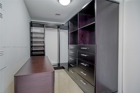 Condominio en venta en Sunny Isles Beach, Florida, 2 dormitorios, 153.2 m2 № 2170593 - foto 22