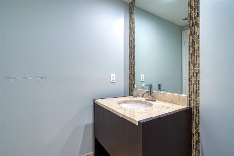 Condominio en venta en Sunny Isles Beach, Florida, 2 dormitorios, 153.2 m2 № 2170593 - foto 16