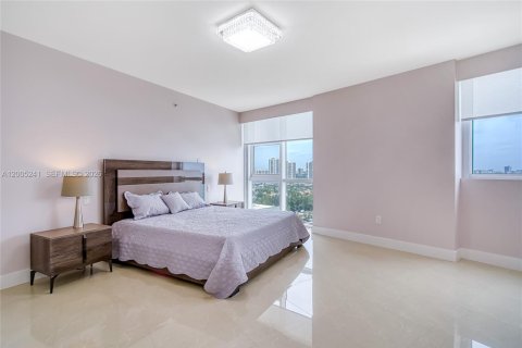 Condominio en venta en Sunny Isles Beach, Florida, 2 dormitorios, 153.2 m2 № 2170593 - foto 18