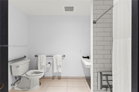 Купить кондоминиум в Майами, Флорида 1 спальня, 52.03м2, № 2088650 - фото 13