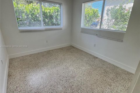 Villa ou maison à louer à South Miami, Floride: 2 chambres, 111.48 m2 № 2168172 - photo 6