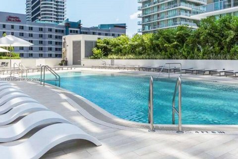 Condominio en alquiler en Miami, Florida, 49.24 m2 № 1766803 - foto 16