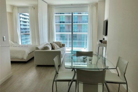 Condominio en alquiler en Miami, Florida, 49.24 m2 № 1766803 - foto 1
