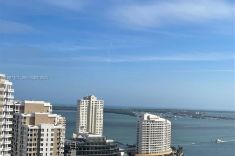 Снять в аренду кондоминиум в Майами, Флорида 2 спальни, 121.98м2, № 1952869 - фото 25