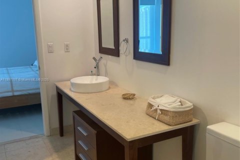 Снять в аренду кондоминиум в Майами, Флорида 2 спальни, 121.98м2, № 1952869 - фото 16