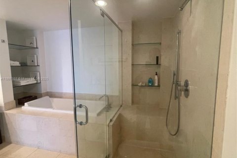 Снять в аренду кондоминиум в Майами, Флорида 2 спальни, 121.98м2, № 1952869 - фото 11