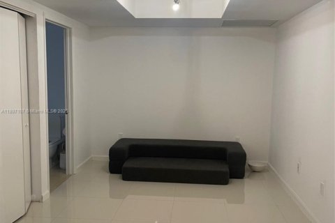 Снять в аренду кондоминиум в Майами, Флорида 2 спальни, 121.98м2, № 1952869 - фото 12