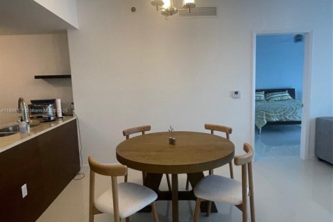 Снять в аренду кондоминиум в Майами, Флорида 2 спальни, 121.98м2, № 1952869 - фото 7