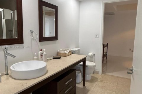 Снять в аренду кондоминиум в Майами, Флорида 2 спальни, 121.98м2, № 1952869 - фото 22