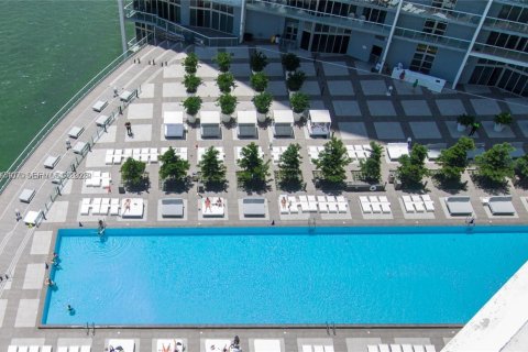 Снять в аренду кондоминиум в Майами, Флорида 2 спальни, 121.98м2, № 1952869 - фото 28