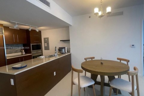 Снять в аренду кондоминиум в Майами, Флорида 2 спальни, 121.98м2, № 1952869 - фото 4