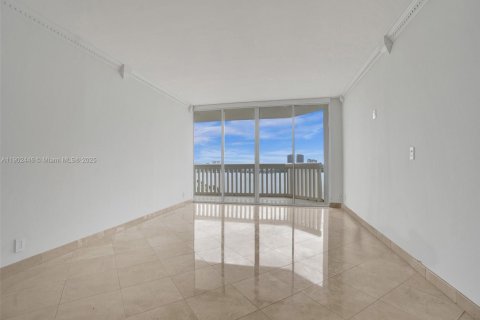 Condominio en venta en Aventura, Florida, 2 dormitorios, 125.42 m2 № 1953989 - foto 3