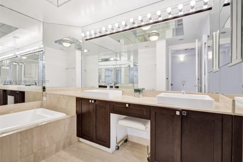 Condominio en venta en Aventura, Florida, 2 dormitorios, 125.42 m2 № 1953989 - foto 24