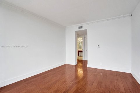 Condominio en venta en Aventura, Florida, 2 dormitorios, 125.42 m2 № 1953989 - foto 21