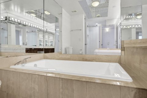 Condominio en venta en Aventura, Florida, 2 dormitorios, 125.42 m2 № 1953989 - foto 26