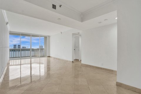 Condominio en venta en Aventura, Florida, 2 dormitorios, 125.42 m2 № 1953989 - foto 7