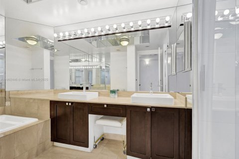 Condominio en venta en Aventura, Florida, 2 dormitorios, 125.42 m2 № 1953989 - foto 23