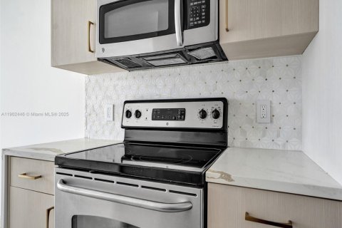 Condominio en venta en Aventura, Florida, 2 dormitorios, 125.42 m2 № 1953989 - foto 12