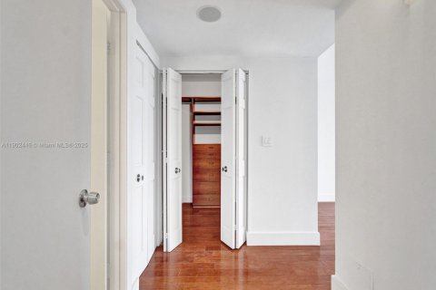 Condominio en venta en Aventura, Florida, 2 dormitorios, 125.42 m2 № 1953989 - foto 18