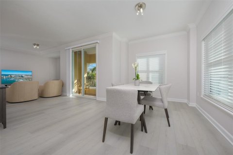 Copropriété à vendre à Sarasota, Floride: 2 chambres, 100.8 m2 № 2396738 - photo 9