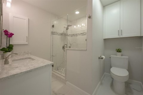 Copropriété à vendre à Sarasota, Floride: 2 chambres, 100.8 m2 № 2396738 - photo 21