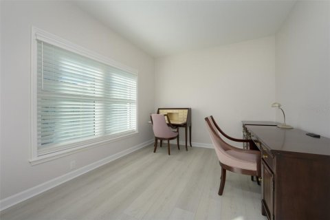 Copropriété à vendre à Sarasota, Floride: 2 chambres, 100.8 m2 № 2396738 - photo 13